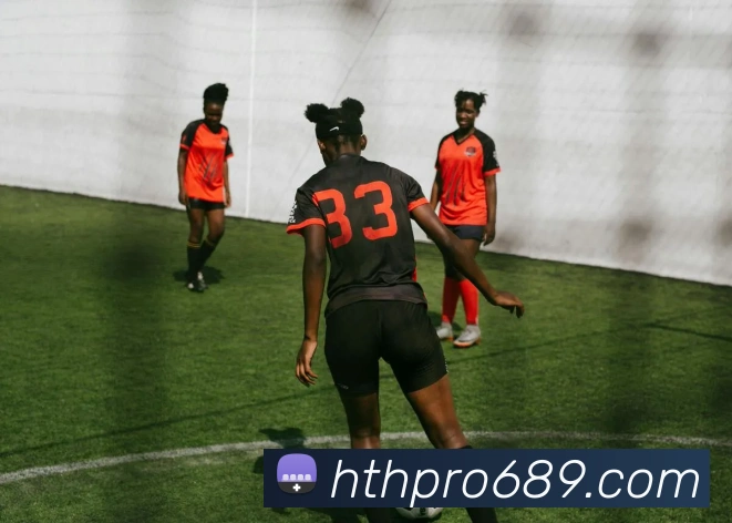 英格拉姆领衔鹈鹕挑战马刺球队全力以赴争夺胜利